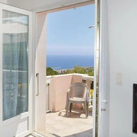 One-bedroom In Bastia Apartment